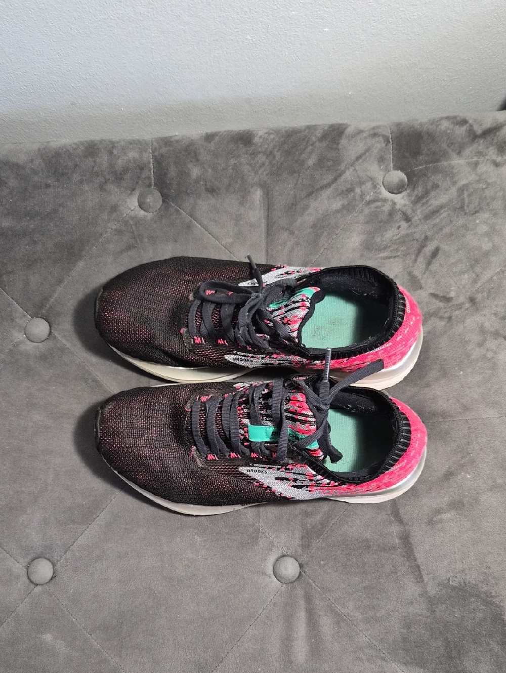 Brooks Women’s Sneakers Size 7 Black & Pink Running Shoes - Picture 5 of 11